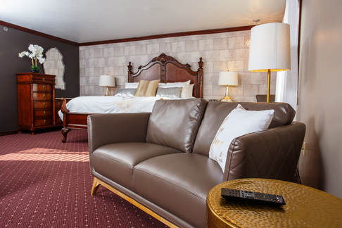 Hotel J Green Bay Honeymoon Suite